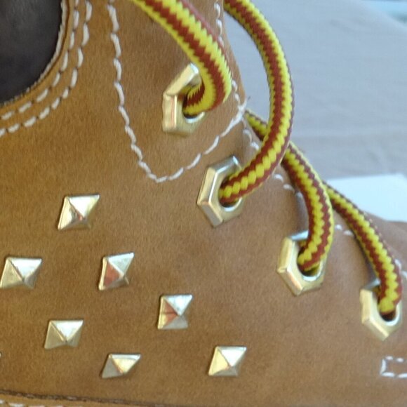 Pastry Love women's size 8 combat boot lace up light brown faux suede gold studs - Picture 16 of 16